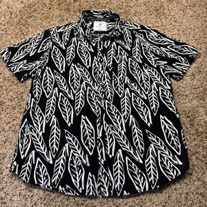 Cactus Menswear Slim Fit Leaf Print Short Sleeve Button Down Shirt Black White L